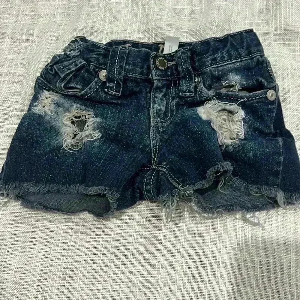 TODDLER GIRL GAP DENIM SHORTS SIZE 5 SLIM